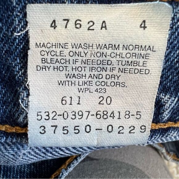 Vintage Levis Relax Fit 550 Cut Off High Rise Denim Shorts Made in USA - Picture 9 of 12